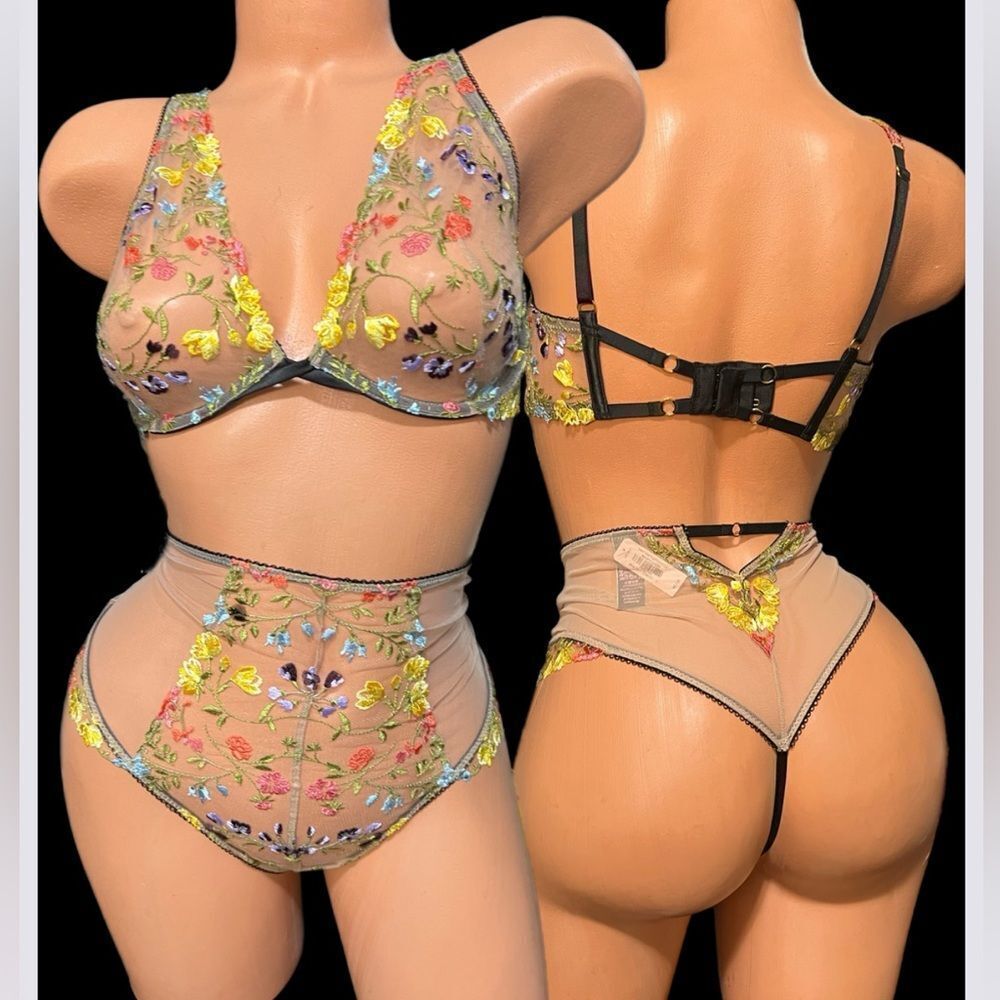 Victoria’s Secret Set Dream Angels Unlined Plunge Floral Mesh bra & thong 34D  M